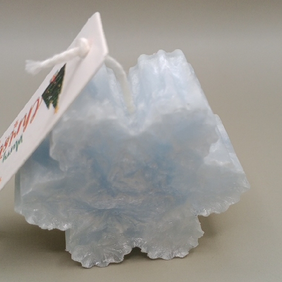 Snowflake Blue Candle - Picture 5 of 7